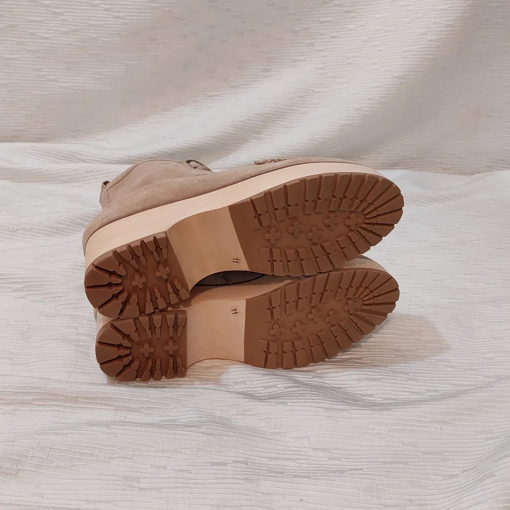 Kelsi Dagger suede look